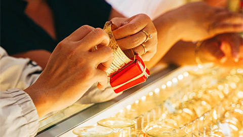 Giá vàng, tỷ giá ngoại tệ hôm nay 20/10: Vàng nối dài đà giảm