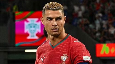 Ronaldo bị  tố mắc 'hội chứng Á thần'