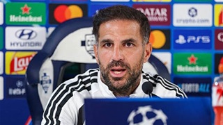 Fabregas đáp trả cực gắt tin đồn cập bến MU thay Carrick