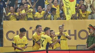 Văn Tùng ghi bàn gỡ hòa cho Thanh Hóa