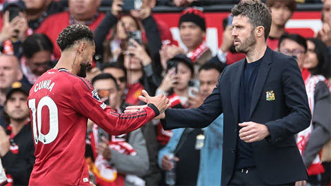 Carrick 'nổi điên' với Cunha, fan MU nghi rạn nứt