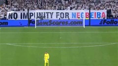 Fan Real Madrid 'ném đá' Barca trước trận El Clasico