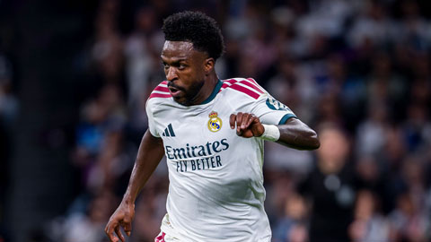 Vinicius đăng thông điệp đầy tâm trạng sau trận đấu mờ nhạt trước Leipzig