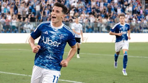 Como vs Sassuolo: Douvikas và nghịch lý của trung phong sân khách