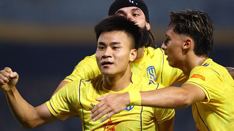 Cả V.League phải ngả mũ trước SLNA