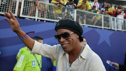 Ravenna xác nhận ngày Ronaldinho tái xuất sân cỏ