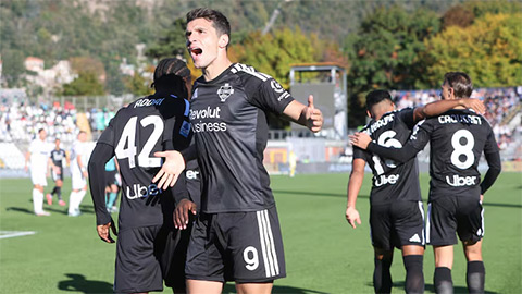 Como tiếp tục thăng hoa, thầy trò Fabregas vào Top 4 Serie A