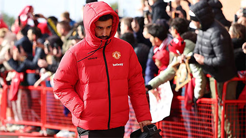 Tin bóng đá sáng 26/10: 'Carrick cố tình làm bẽ mặt Bruno Fernandes'