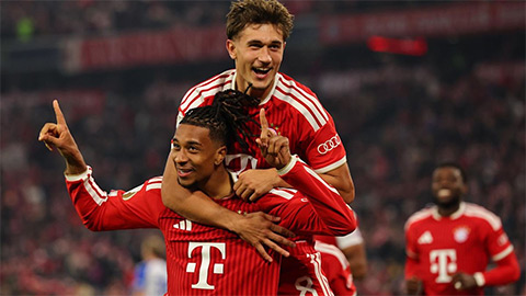Olise rực sáng trong ngày Bayern tôn vinh Quả bóng vàng Kane