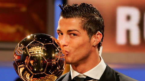 Cristiano Ronaldo đoạt giải thưởng Quả Bóng Vàng vĩ đại nhất
